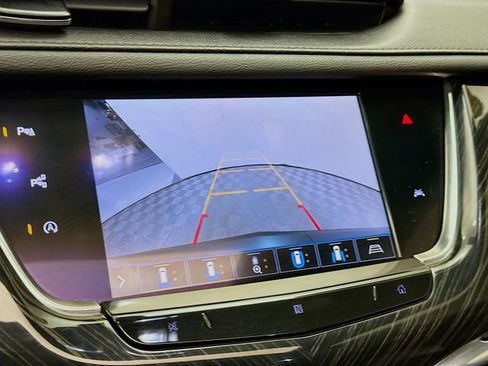 Used 2020 Cadillac XT6 Premium Luxury image 16