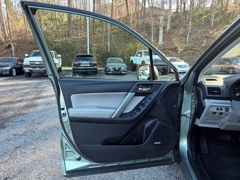 Used 2014 Subaru Forester 2.5i Touring image 10