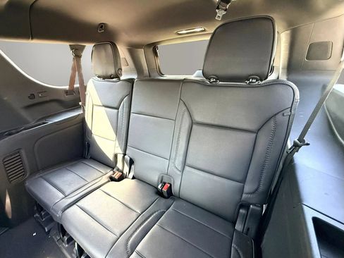 Used 2022 GMC Yukon XL Denali AWD/4WD image 15