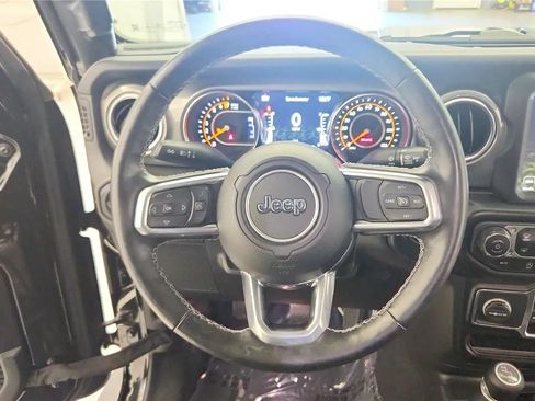 Used 2022 Jeep Gladiator Overland w/ Cold Weather Group AWD/4WD image 25