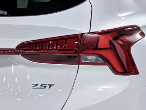 Used 2023 Hyundai Santa Fe Limited FWD image 13