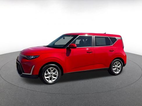 Used 2025 Kia Soul LX w/ LX Technology Package FWD image 4