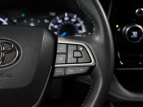 Certified 2025 Toyota Highlander XLE AWD/4WD image 13