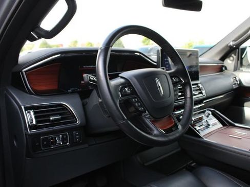 Certified 2024 Lincoln Navigator L Reserve AWD/4WD image 2