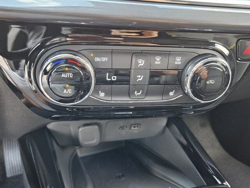 New 2026 Chevrolet Trax ACTIV w/ Sunroof Package FWD image 21