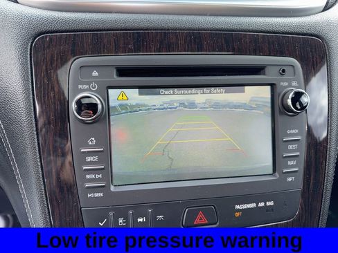 Used 2017 Chevrolet Traverse LT image 13