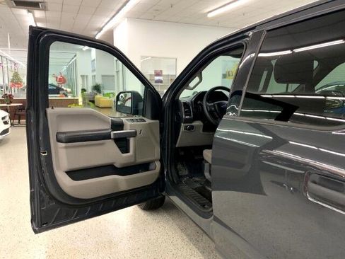 Used 2017 Ford F150 XLT image 23