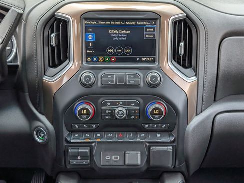 Used 2019 Chevrolet Silverado 1500 High Country AWD/4WD image 26