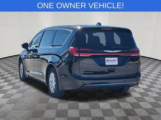 Used 2024 Chrysler Pacifica Touring-L FWD video 3