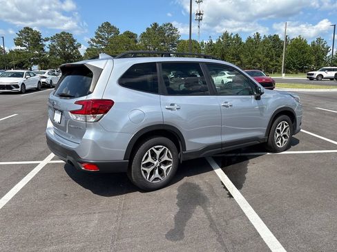 Used 2023 Subaru Forester Premium AWD/4WD image 34