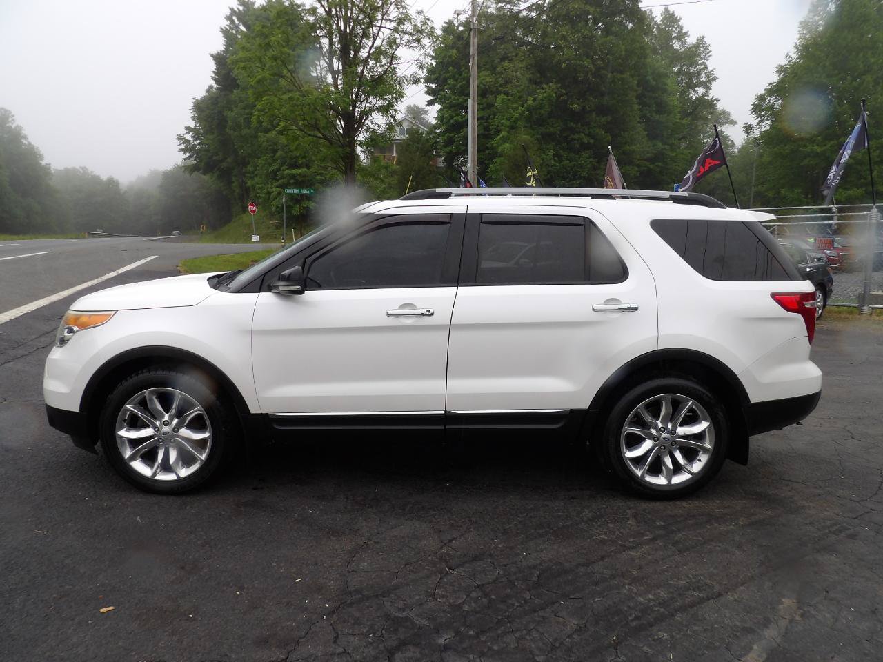Used 2012 Ford Explorer XLT AWD/4WD image 4