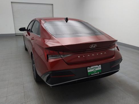 Used 2025 Hyundai Elantra SEL FWD image 6