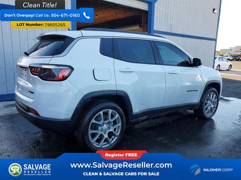 Used 2024 Jeep Compass Latitude image 4