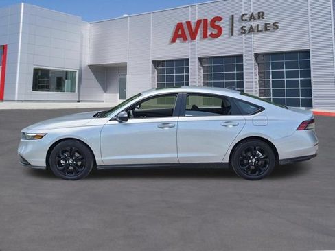 Used 2025 Honda Accord SE image 10