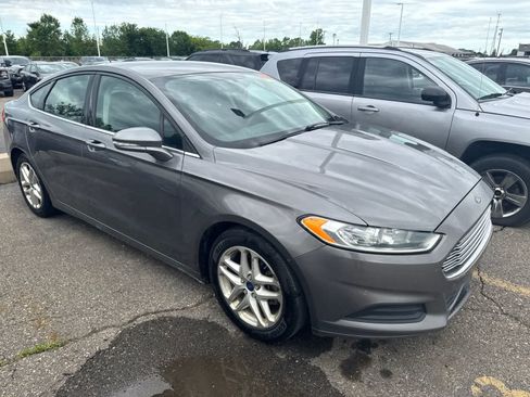 Used 2014 Ford Fusion SE FWD image 23