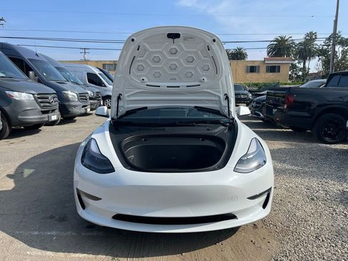Used 2023 Tesla Model 3 Standard Range image 3