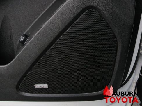 Used 2023 Chevrolet Equinox RS w/ RS Leather Package image 11