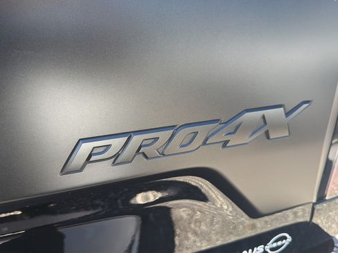 Used 2024 Nissan Titan PRO-4X w/ Pro-4x Convenience Package AWD/4WD image 19