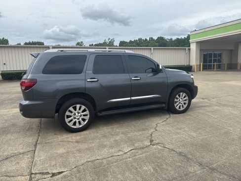 Used 2020 Toyota Sequoia Platinum AWD/4WD image 14