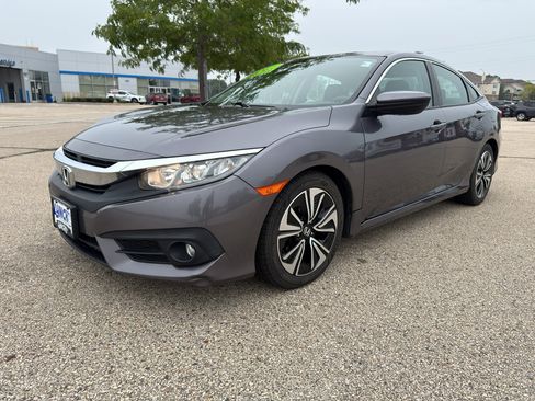 Used 2018 Honda Civic EX-T image 1