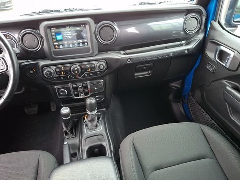 Used 2022 Jeep Wrangler Unlimited Sport image 16