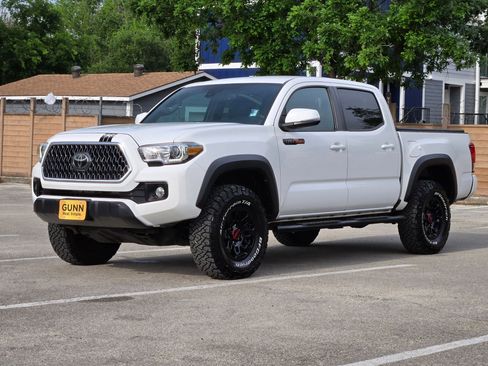 Used 2019 Toyota Tacoma TRD Off-Road w/ Technology Package image 7