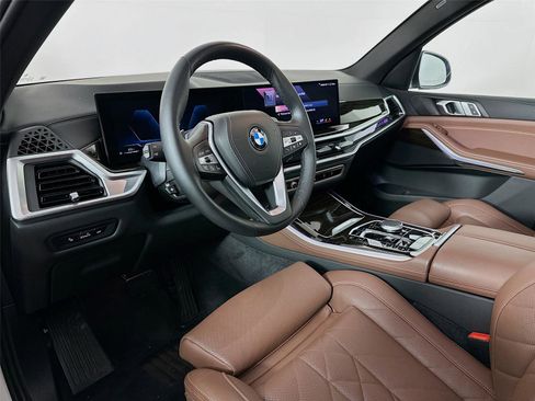 Certified 2024 BMW X5 xDrive40i w/ Parking Assistance Package image 9