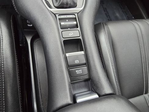 Used 2024 Honda HR-V EX-L image 25