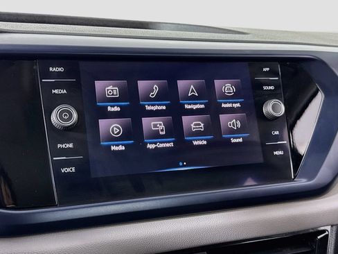 Used 2022 Volkswagen Taos SE w/ Panoramic Sunroof Package FWD image 22