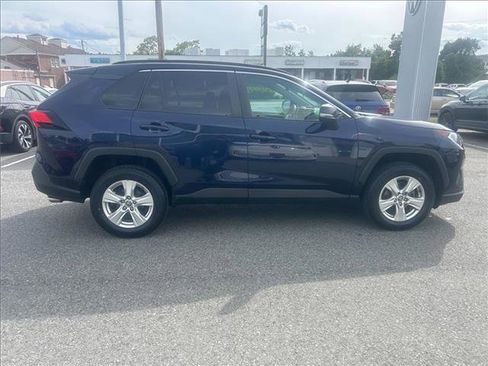 Used 2021 Toyota RAV4 XLE AWD/4WD image 4