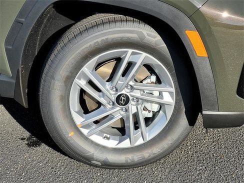 New 2026 Hyundai Tucson SE image 9