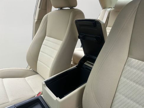Used 2016 Toyota Camry LE FWD image 19