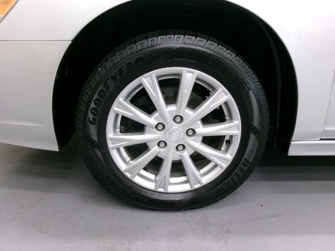 Used 2011 Buick Lucerne CXL FWD image 3