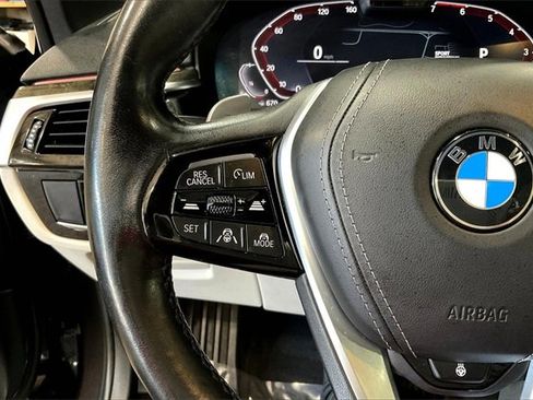 Used 2021 BMW 530i xDrive w/ Premium Package image 18