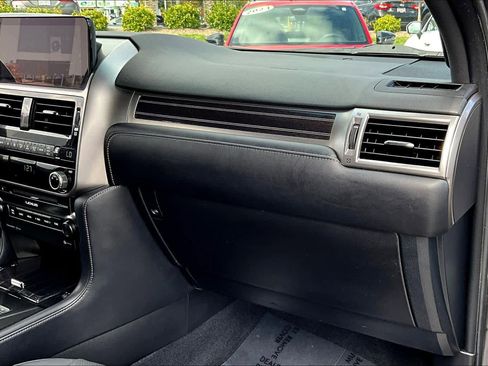 Used 2022 Lexus GX 460 Premium image 18
