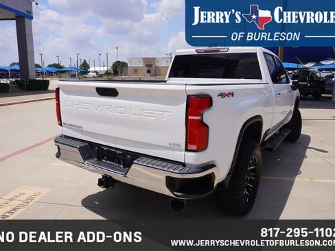 Used 2024 Chevrolet Silverado 2500 LTZ AWD/4WD image 5