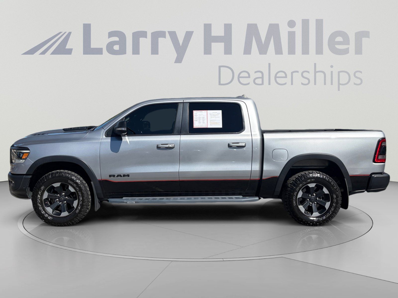 Used 2019 RAM 1500 Rebel w/ Rebel Level 2 Equipment Group AWD/4WD image 2