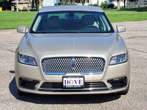 Used 2017 Lincoln Continental Select image 10