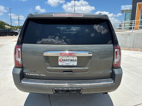 Used 2017 GMC Yukon XL Denali w/ Open Road Package AWD/4WD image 4