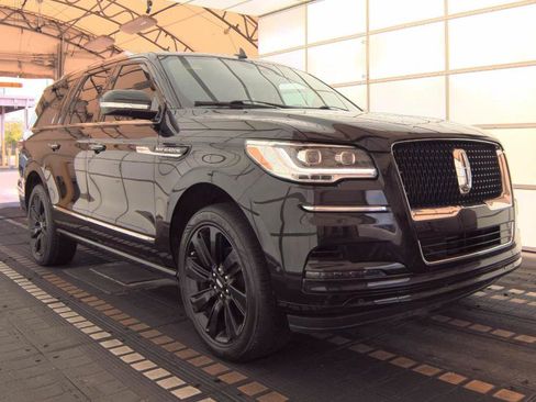 Used 2022 Lincoln Navigator L Reserve w/ Monochromatic Package RWD image 17