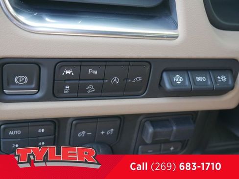Used 2021 Chevrolet Suburban Premier w/ Premium Package AWD/4WD image 28