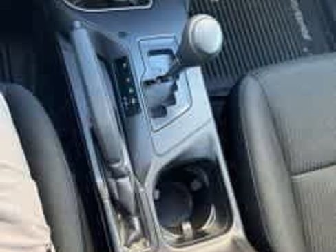 Used 2018 Toyota RAV4 LE image 19