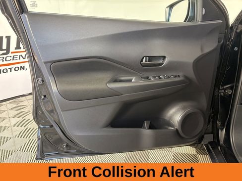 Used 2023 Nissan Kicks S image 8