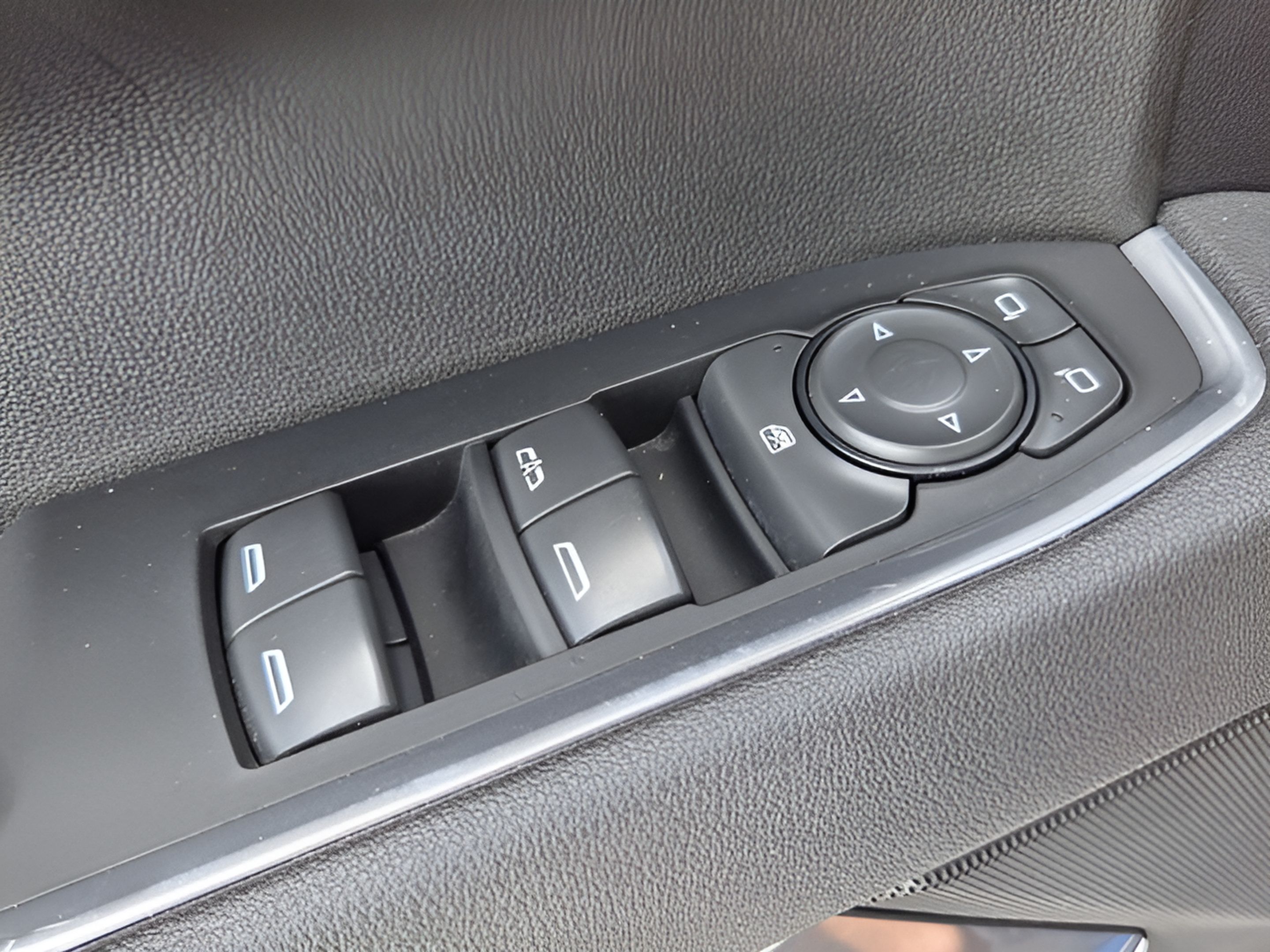 Certified 2025 Chevrolet Silverado 1500 LT RWD image 28