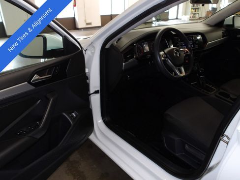 Used 2021 Volkswagen Jetta R-Line FWD image 6