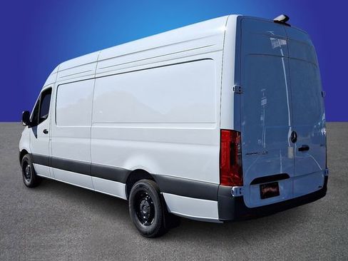 Used 2025 Mercedes-Benz Sprinter 2500 image 6