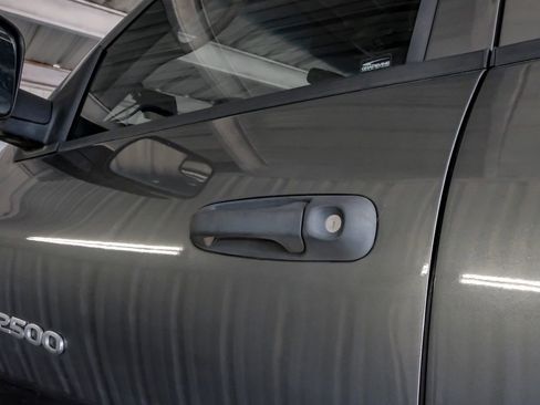 Used 2006 Dodge Ram 2500 Truck SLT image 39