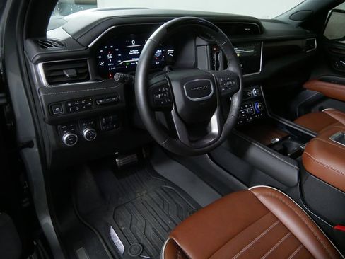 Used 2024 GMC Yukon XL Denali Ultimate image 12