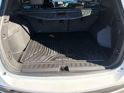 Used 2023 Chevrolet Equinox RS w/ RS Leather Package image 28