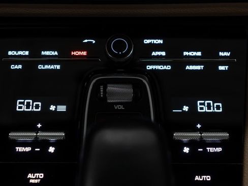 Used 2023 Porsche Cayenne Platinum Edition AWD/4WD image 30